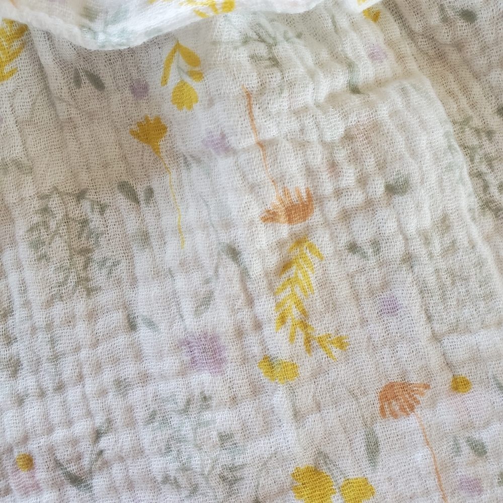 7 For All Mankind White Floral Ruffle Diaper Cover Set - Picture 2 of 3